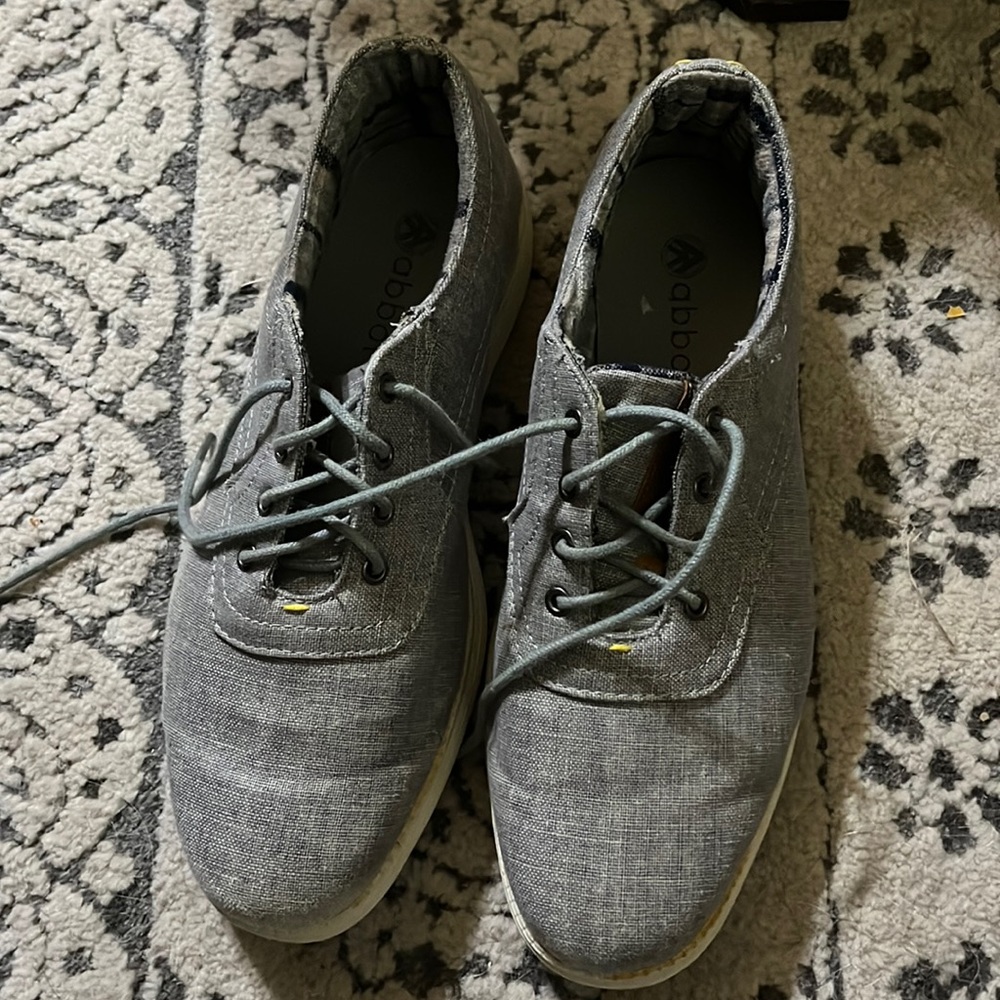 Gray mens casual dress shoes